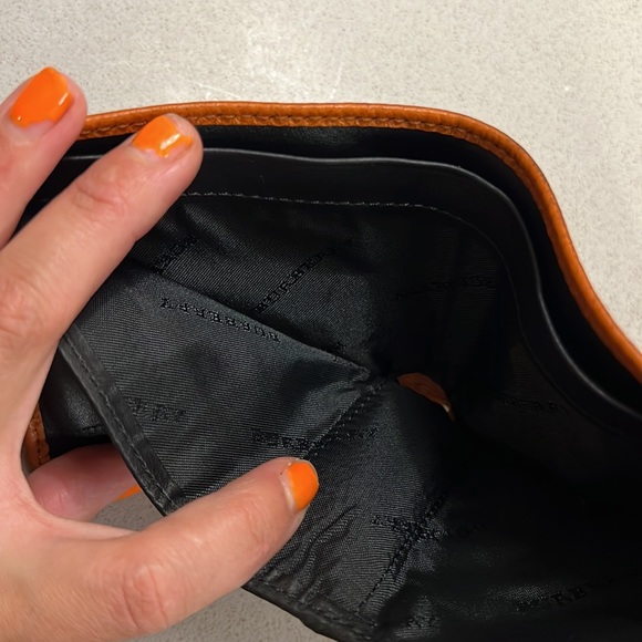 authentic BURBERRY bifold Orange leather embossed wallet - Picture 6 of 7